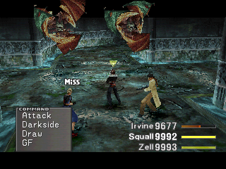 Final Fantasy VIII (PlayStation) screenshot: Battle in a dungeon. You can attack your own characters! And that's exactly what Irvine is doing