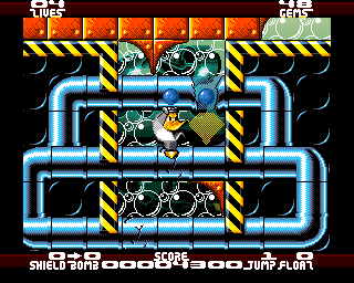 Donk! The Samurai Duck (Amiga CD32) screenshot: Donk has a spin attack that helps braking through cracked objects.