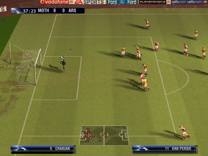 UEFA Champions League 2006-2007 (Windows) screenshot: The keeper stretches out for it
