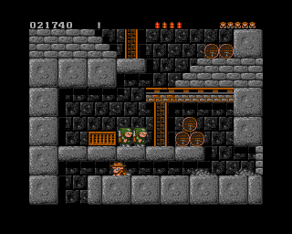 Rick Dangerous (Amiga) screenshot: I'm going to spare these the two soldiers.