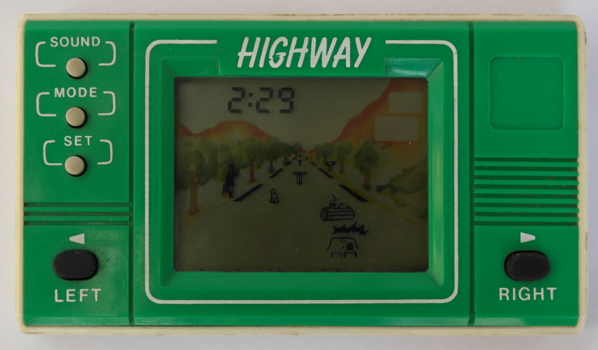 Highway (Dedicated handheld) screenshot: When not playing, it displays the time