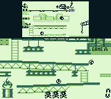 Game & Watch Gallery 2 (Game Boy) screenshot: Playing Donkey Kong in classic style.