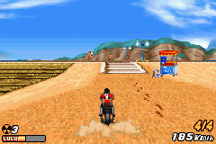 Road Rash: Jailbreak (Game Boy Advance) screenshot: On the beach