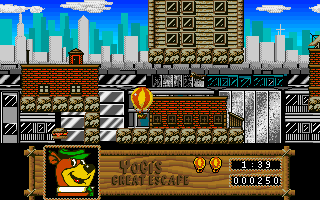 Yogi's Great Escape (Amiga) screenshot: Watch out for birds - they'll pop your hot air balloon!