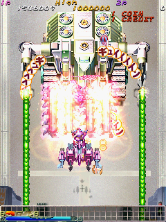 Muchi Muchi Pork! (Arcade) screenshot: Easy to avoid (so far)