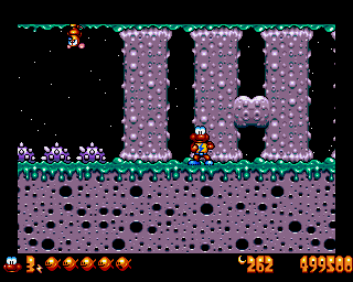 James Pond 3 (Amiga) screenshot: There is mouse on the ceiling!