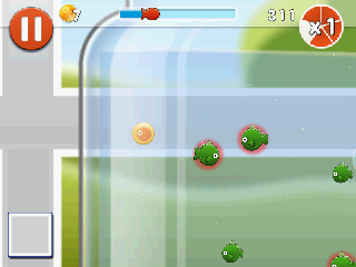 Grow (Android) screenshot: Fish with a red glow will can't be eaten and will kill you if you get close