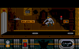 Golden Eagle (Atari ST) screenshot: Jumping in the prison's cell