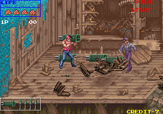 Growl (Arcade) screenshot: Take bazooka