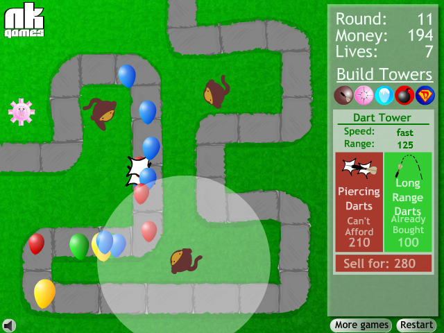 Bloons Tower Defense (Browser) screenshot: A ton of bloons with different colors