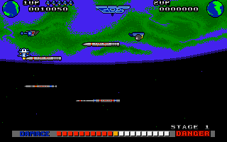 SDI: Strategic Defense Initiative (Amiga) screenshot: Shooting down missiles during the offensive half.