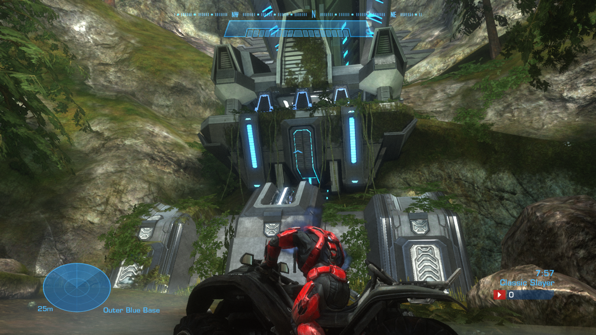 Halo: Reach - Anniversary Map Pack (Xbox 360) screenshot: Ridgeline - A Forerunner structure embedded in the rocky wall formation