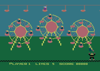 Carnival Massacre (Atari 8-bit) screenshot: Catching a falling passenger