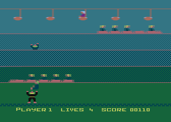 Carnival Massacre (Atari 8-bit) screenshot: Catching a passenger