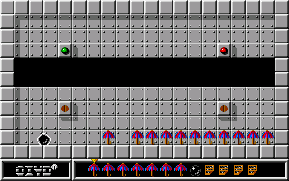 Oxyd (Amiga) screenshot: to get across the gap. (There's a lot of umbrellas here!)