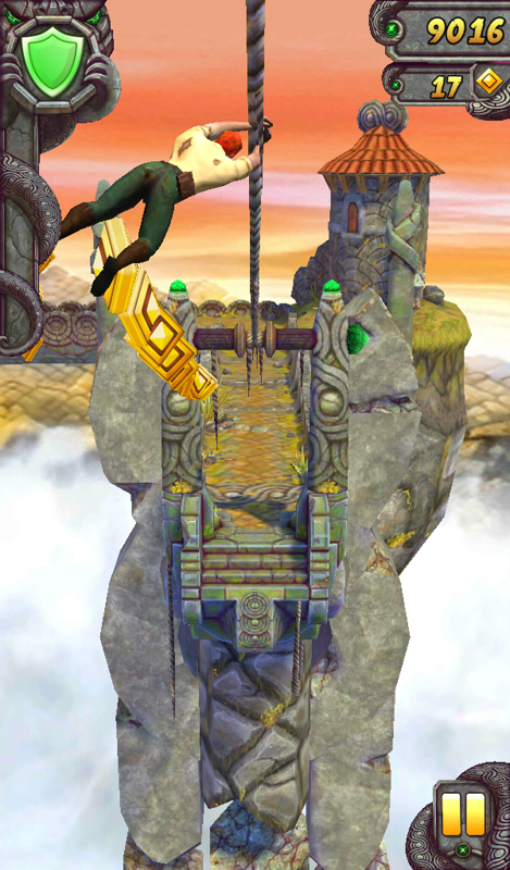 Temple Run 2 (Android) screenshot: Sliding on a rope.