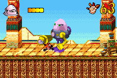 Crash Bandicoot 2: N-Tranced (Game Boy Advance) screenshot: Crash Bandicoot starts the battle against N. Trance, but Crash is easily stomp-defeated by him...