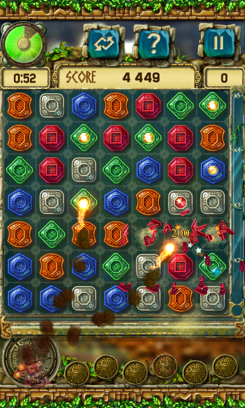 The Treasures of Montezuma 3 (Android) screenshot: The red totem shoots fireballs at the board
