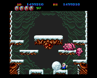 Snow Bros. Nick & Tom (Amiga) screenshot: The fifth world gives you possibility to fall down at the bottom of the screen in order to appear on the top.