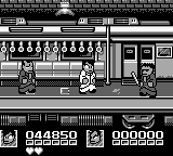 Nekketsu Kōha Kunio-kun: Bangai Rantōhen (Game Boy) screenshot: Inside the subway train.