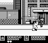 Nekketsu Kōha Kunio-kun: Bangai Rantōhen (Game Boy) screenshot: And he also has a special move - press A+B to crouch, and then press either button to jump and throw an uppercut!