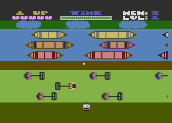 Preppie! (Atari 8-bit) screenshot: Starting out - only one ball to retrieve on first level