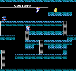 Super Lode Runner (NES) screenshot: Crossing across on a zipline