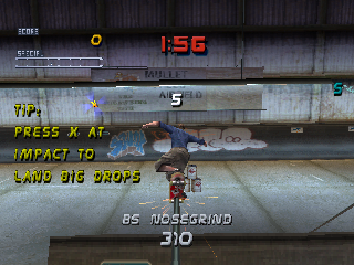 Tony Hawk's Pro Skater 2 (PlayStation) screenshot: Tony Hawk makes a nosegrind over the pipe