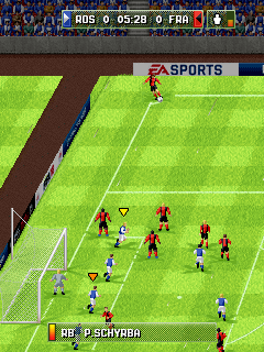 FIFA 12 (J2ME) screenshot: Virtual Pro - Trying to defend a corner