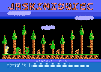 Jaskiniowiec (Atari 8-bit) screenshot: Again in the forest