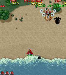 Raiden (Arcade) screenshot: First big dhip to face.