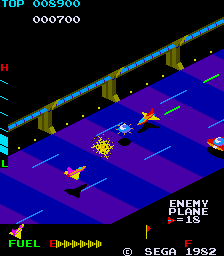 Super Zaxxon (Arcade) screenshot: Keep blasting.