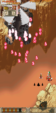 DoDonPachi: Dai-Ou-Jou (Arcade) screenshot: Another boss arriving.