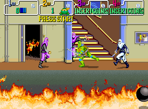 Teenage Mutant Ninja Turtles (Arcade) screenshot: Three enamies, knife included