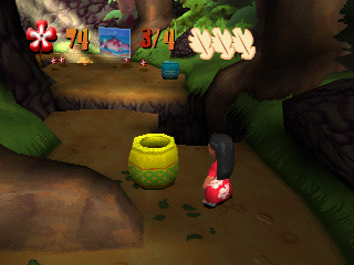 Disney's Lilo & Stitch: Trouble in Paradise (PlayStation) screenshot: Hmm, something important is hidden in this barrel.