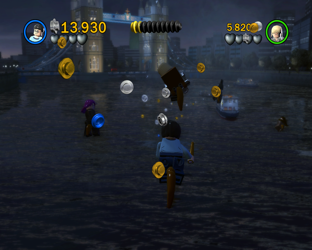 LEGO Harry Potter: Years 5-7 (Windows) screenshot: Flying over river Thames