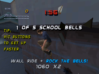 Tony Hawk's Pro Skater 2 (PlayStation) screenshot: School II level: Wall ride the school bells.