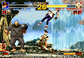 The King of Fighters '95 (Arcade) screenshot: Strong kick