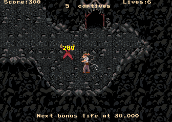 Indiana Jones and the Temple of Doom (Arcade) screenshot: Whip enemies