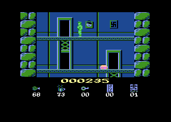 Hans Kloss (Atari 8-bit) screenshot: Purple burger takes both energies