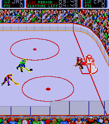 Blades of Steel (Arcade) screenshot: Shoot.