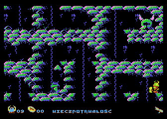 Vicky (Atari 8-bit) screenshot: Everlasting helmet