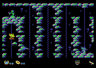 Vicky (Atari 8-bit) screenshot: Chasing by medusa