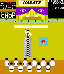 Karate Champ (Arcade) screenshot: Smash the slates.