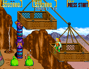 Sunset Riders (Arcade) screenshot: Totem