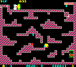 Chack'n Pop (Arcade) screenshot: Going for the heart.