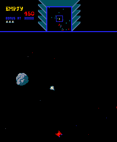 Sinistar (Arcade) screenshot: Asteroids need shooting.