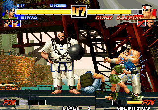 The King of Fighters '96 (Arcade) screenshot: Time to hug!