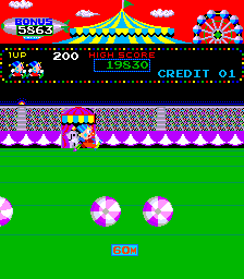 Circus Charlie (Arcade) screenshot: To the next ball.
