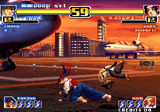 The King of Fighters '99: Millennium Battle (Arcade) screenshot: Choi's spinning jump, Kasumi missed him